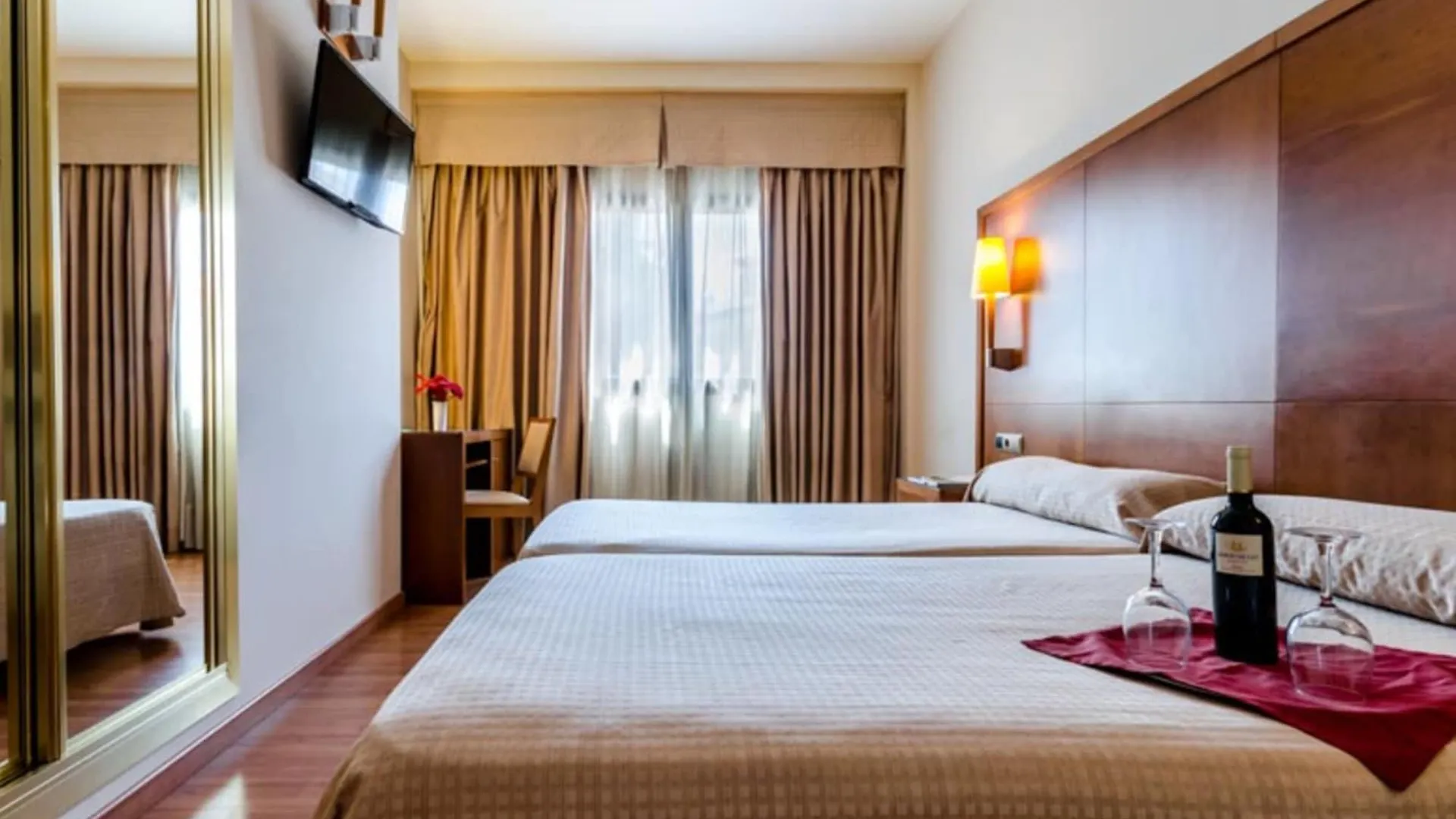 Hotel Saylu Granada
